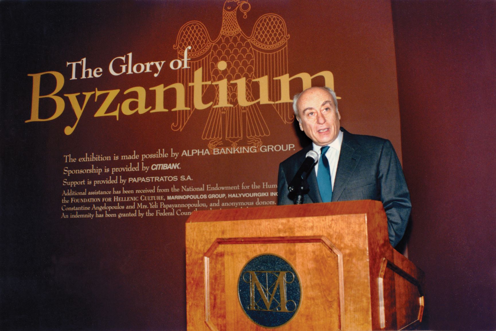 Yannis Costopoulos at the opening of the exhibition at the Metropolitan Museum of Art in New York in 1997. Opening of the “The Glory of Byzantium” exhibition