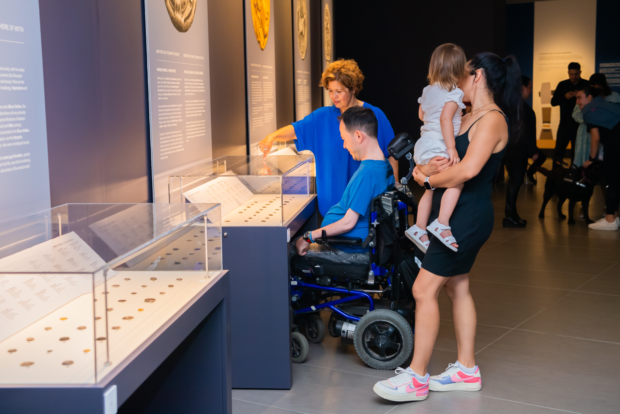 Guided tour through the area with the display cases 
